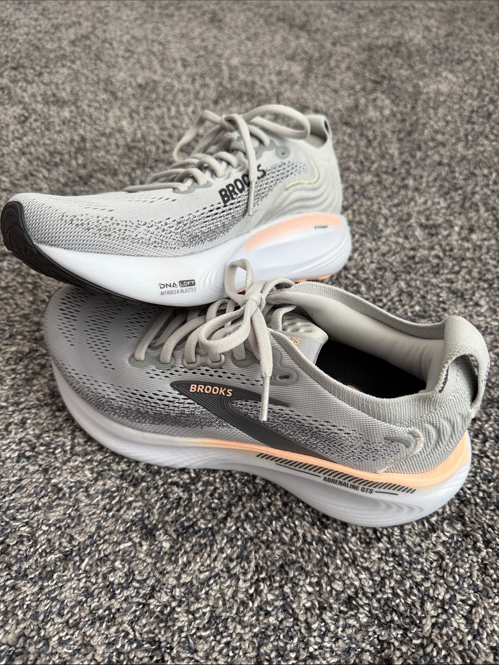 Brooks Women’s Adrenaline GTS 25 Size 7.5
